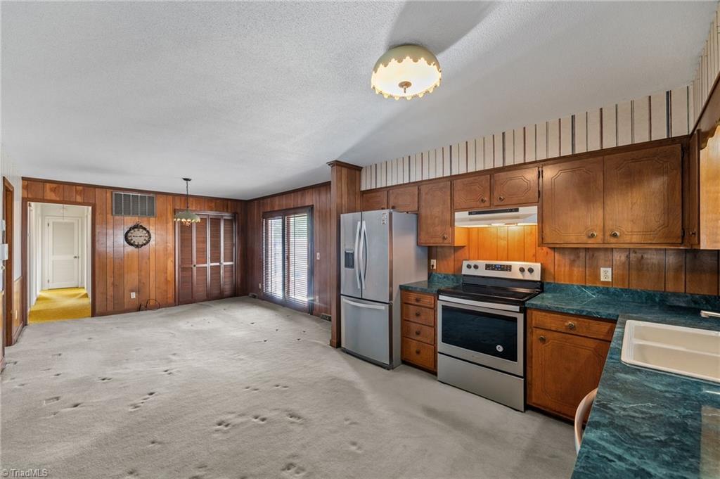 403 Eden Court Graham, NC 27253 - Photo 10 of 21