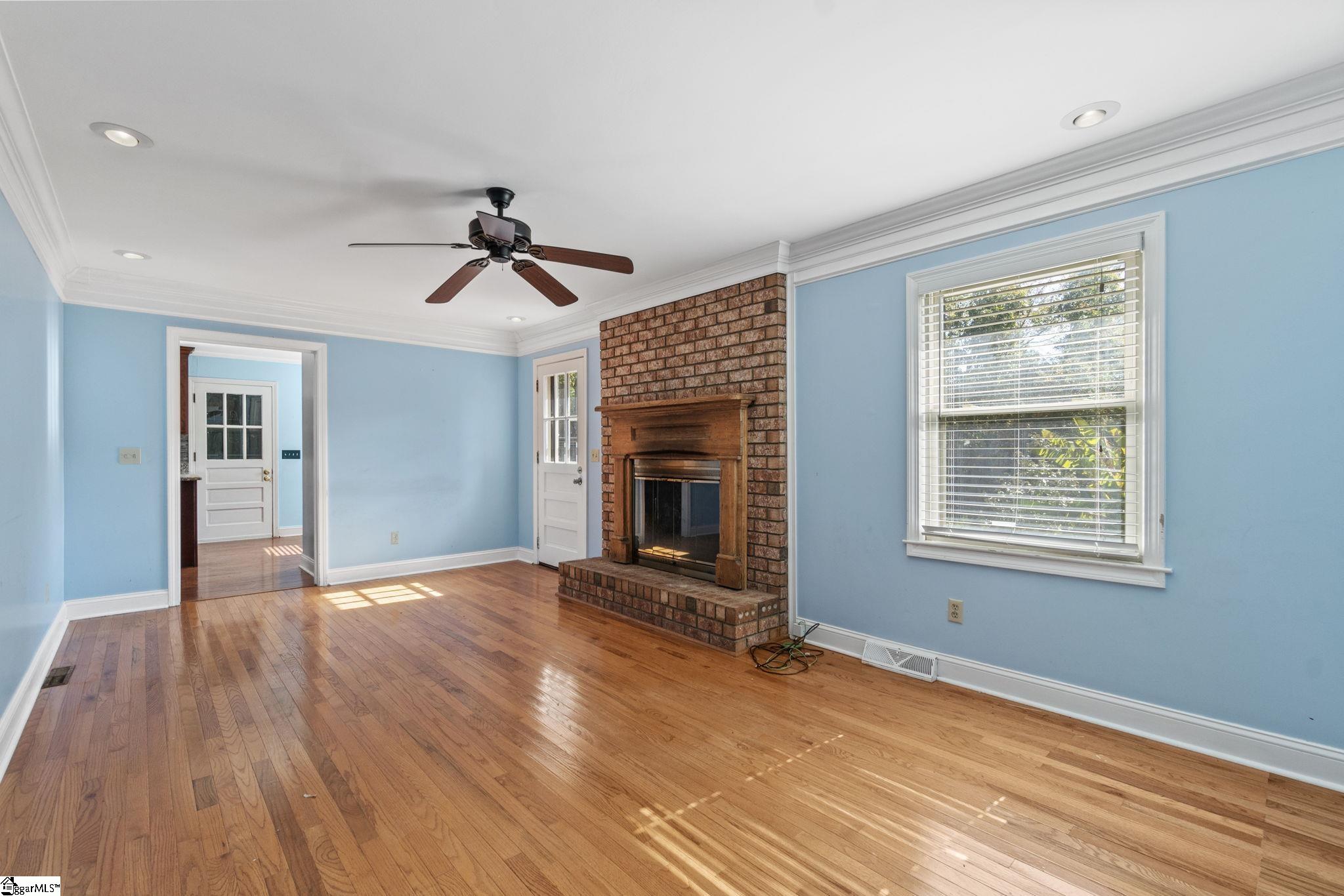 215 Eastbourne Road Greenville, SC 29611 - Photo 6 of 34 Gallery Image 6