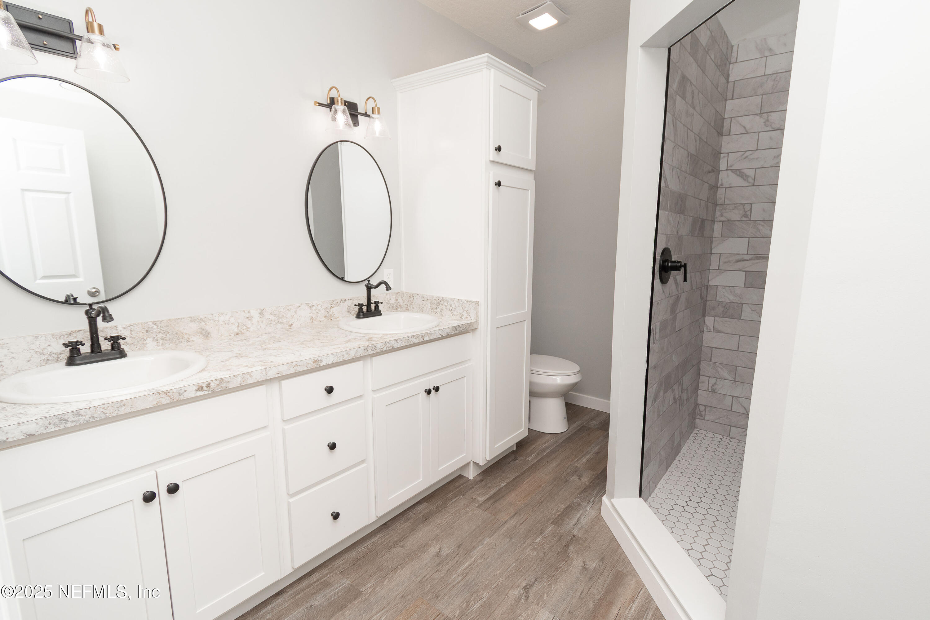 4373 Falcon Run Lane Middleburg, FL 32068 - Photo 27 of 38 Owners bathroom