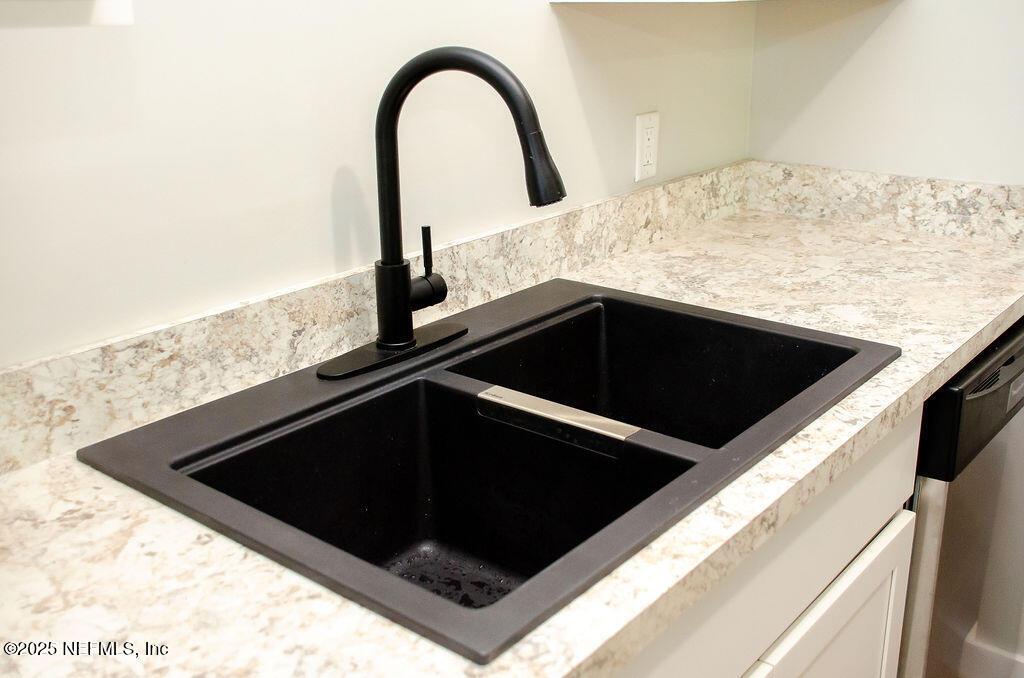 4373 Falcon Run Lane Middleburg, FL 32068 - Photo 8 of 38 Kitchen