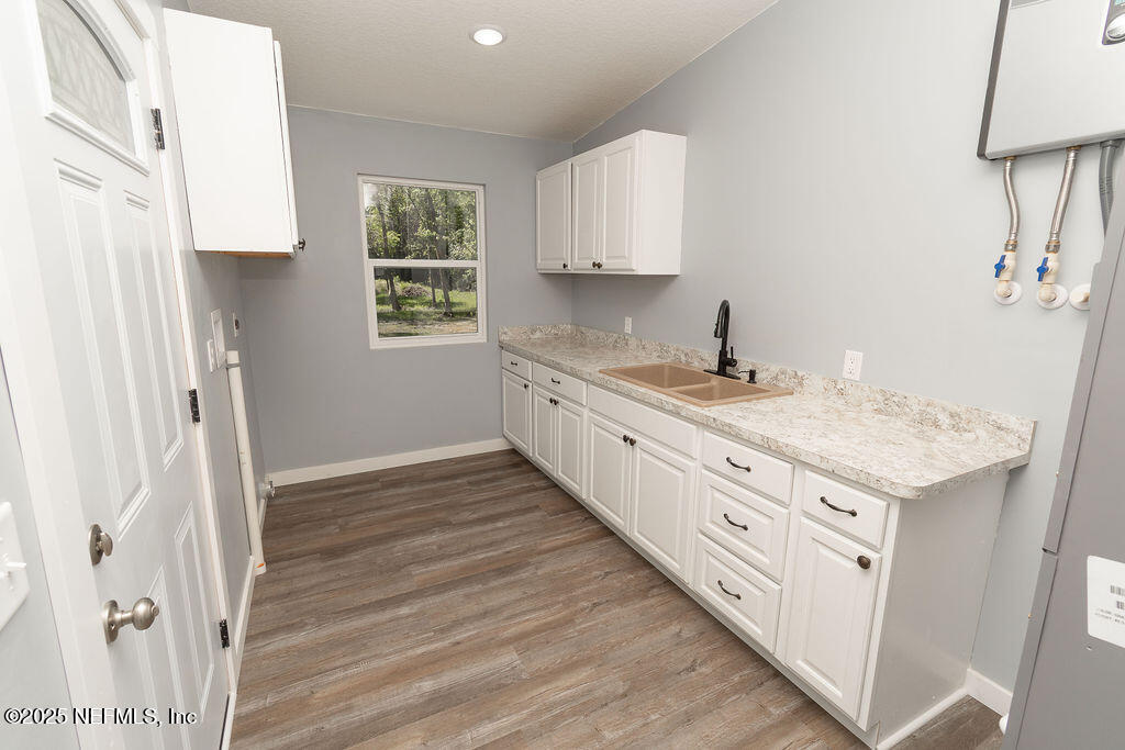4373 Falcon Run Lane Middleburg, FL 32068 - Photo 10 of 38 Laundry/Mudroom