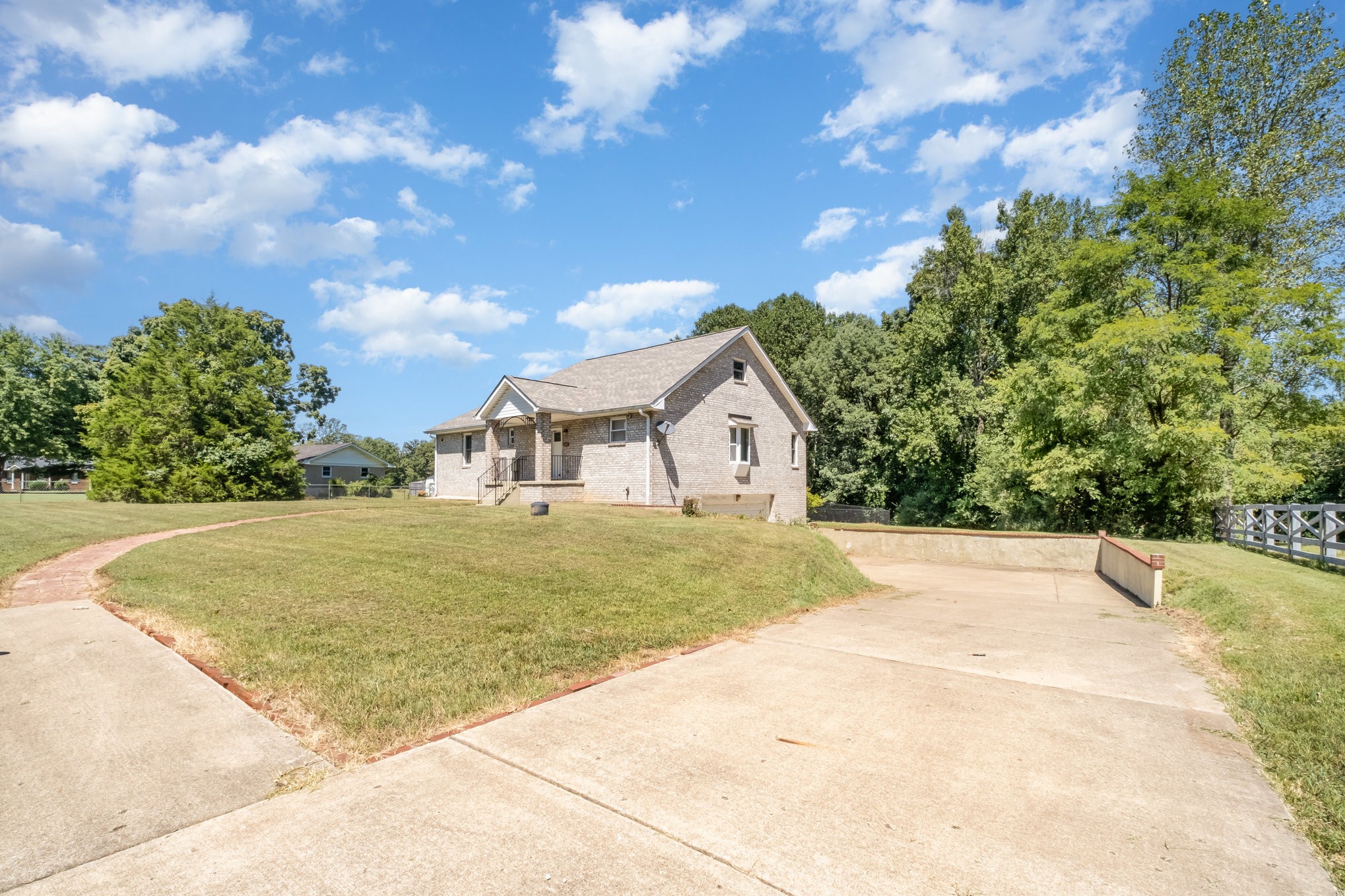 5848 Dividing Ridge Road Goodlettsville, TN 37072 - Photo 2 of 29 Gallery Image 2