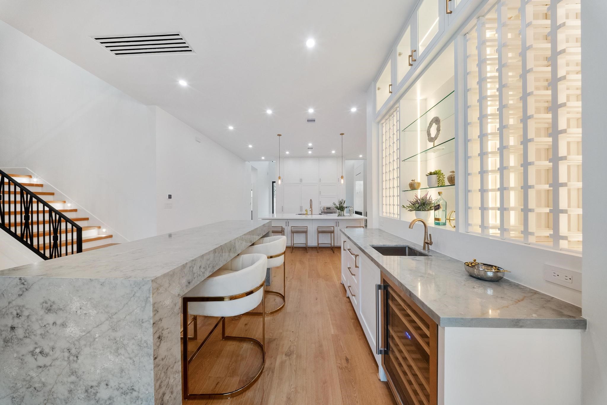 6510 Sivley Street Houston, TX 77055 - Photo 6 of 35