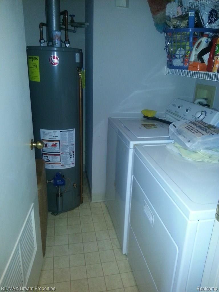 30450 Orchard Lake Road, Unit 85 Farmington, MI 48334 - Photo 9 of 12 condo 11.jpg