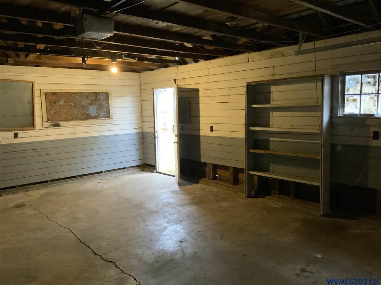 1089 Southwest Church Street Dallas, OR 97338 - Photo 31 of 35 Gallery Image 31