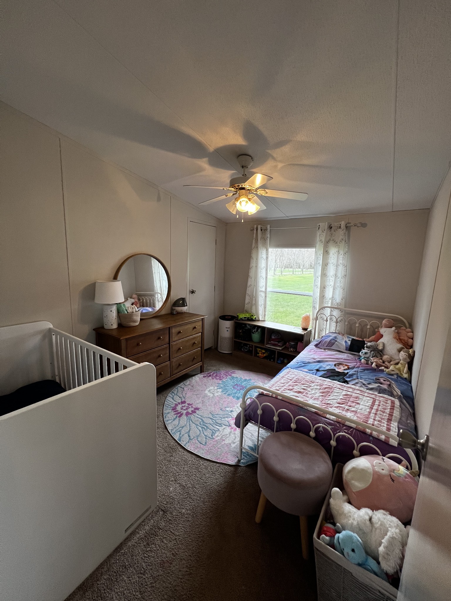 1870 Parker Road Manchester, TN 37355 - Photo 20 of 40 a bedroom with furniture and a window