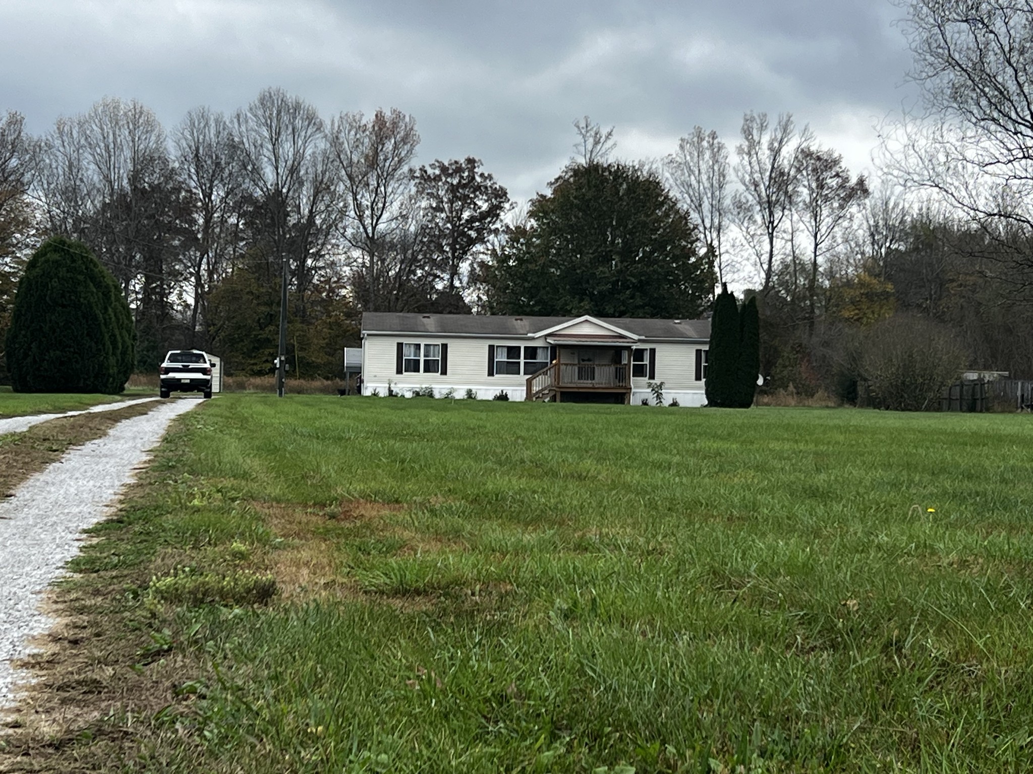 1870 Parker Road Manchester, TN 37355 - Photo 27 of 40 a view of a house with a yard