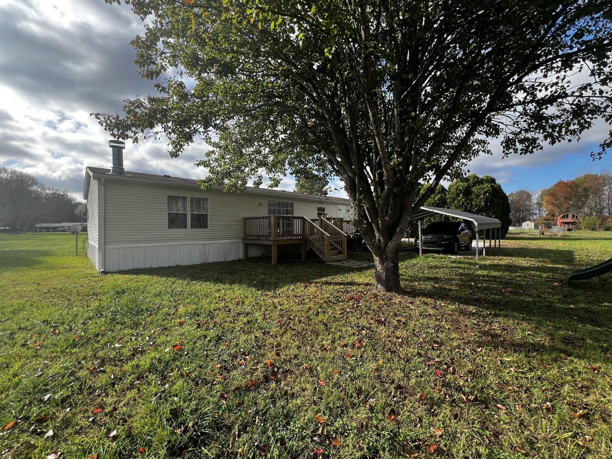 1870 Parker Road Manchester, TN 37355 - Photo 38 of 40 a house view with a garden space