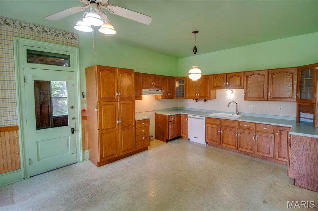 115 North Main Street Modesto, IL 62667 - Photo 13 of 57