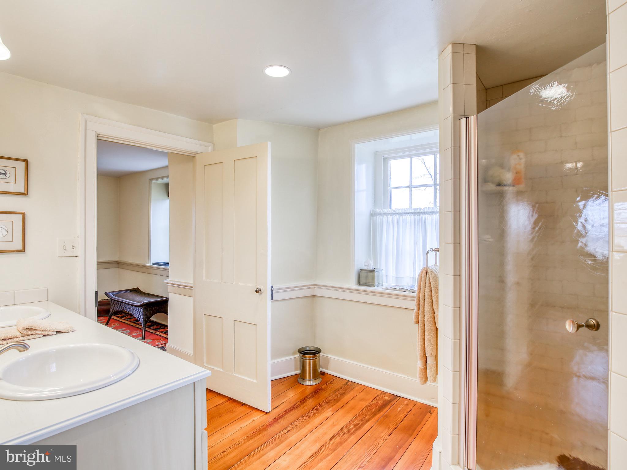 20775 Airmont Road Bluemont, VA 20135 - Photo 74 of 78 Bath 2 on second floor