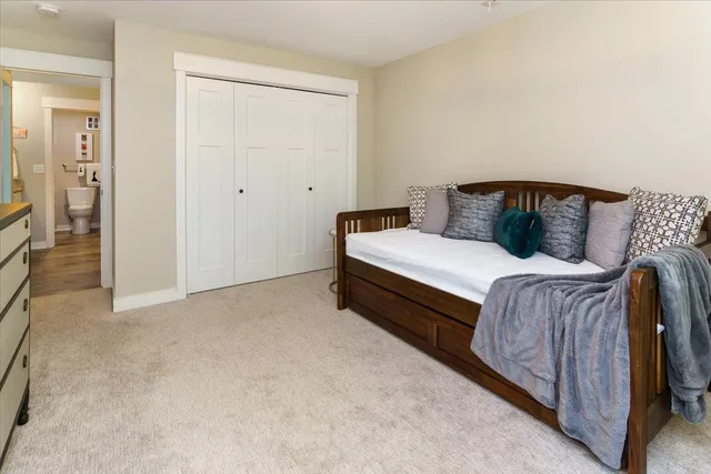 $260,000 | 10501 Cedar Lake Road, Unit 404, Minnetonka, MN 55305