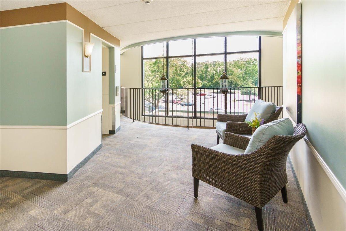 10501 Cedar Lake Road, Unit 404 Minnetonka, MN 55305 - Photo 32 of 34