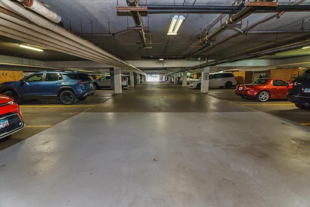 $260,000 | 10501 Cedar Lake Road, Unit 404, Minnetonka, MN 55305