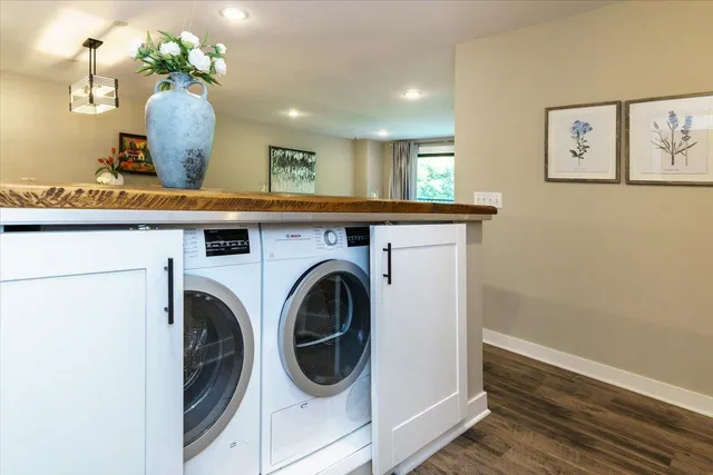 $260,000 | 10501 Cedar Lake Road, Unit 404, Minnetonka, MN 55305