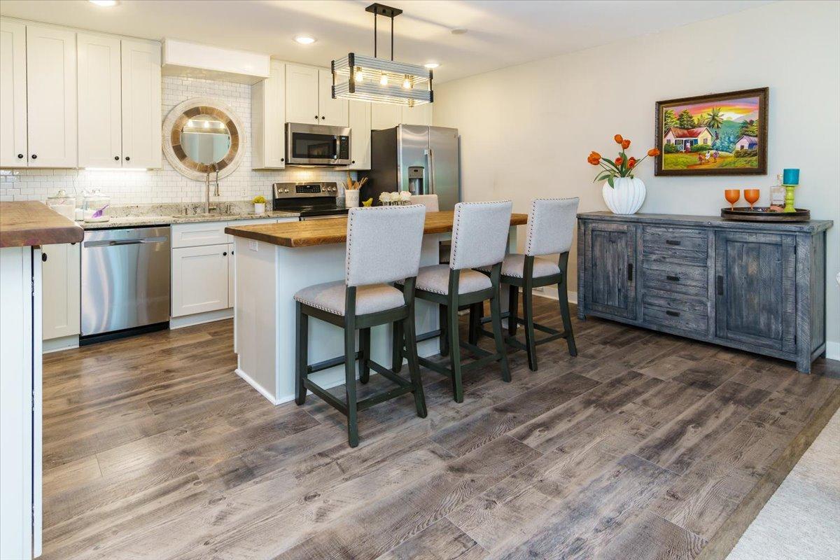 10501 Cedar Lake Road, Unit 404 Minnetonka, MN 55305 - Photo 8 of 34