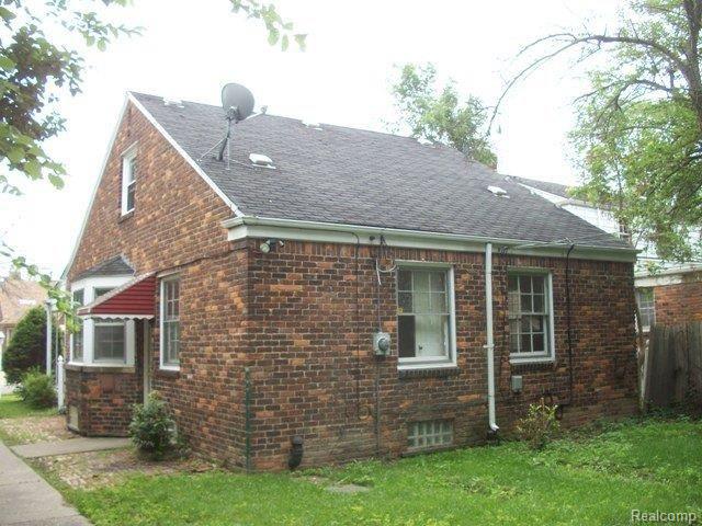 11157 Roxbury Street Detroit, MI 48224 - Photo 9 of 22 261-907283 Rear Left.JPG