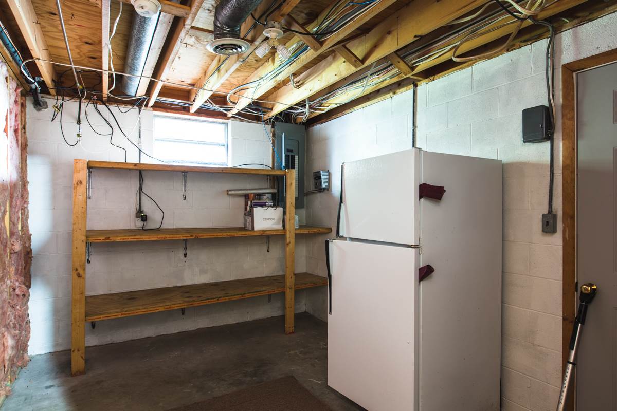 868 Todd Road Mount Sidney, VA 24467 - Photo 21 of 47 a utility room with closet