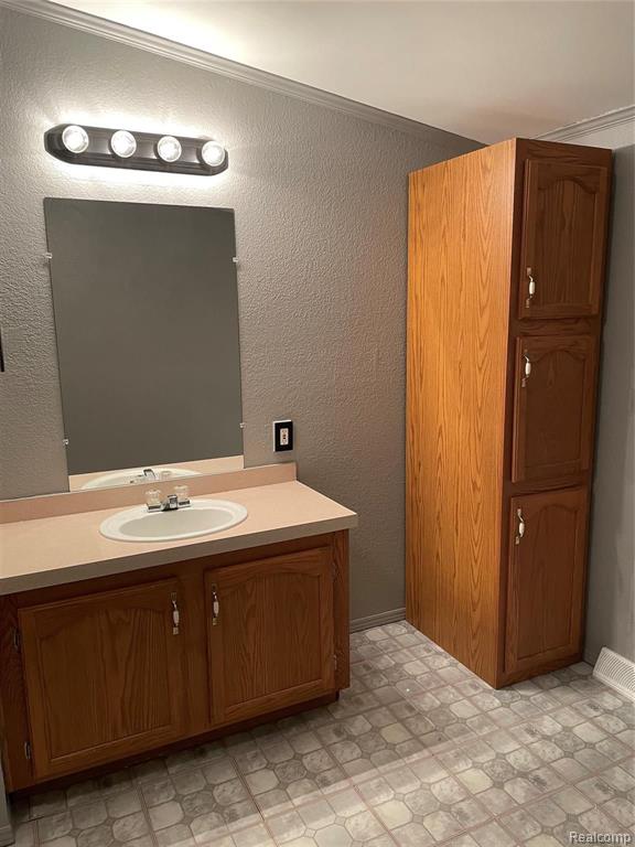 1810 Vernor Road Lapeer, MI 48446 - Photo 35 of 57