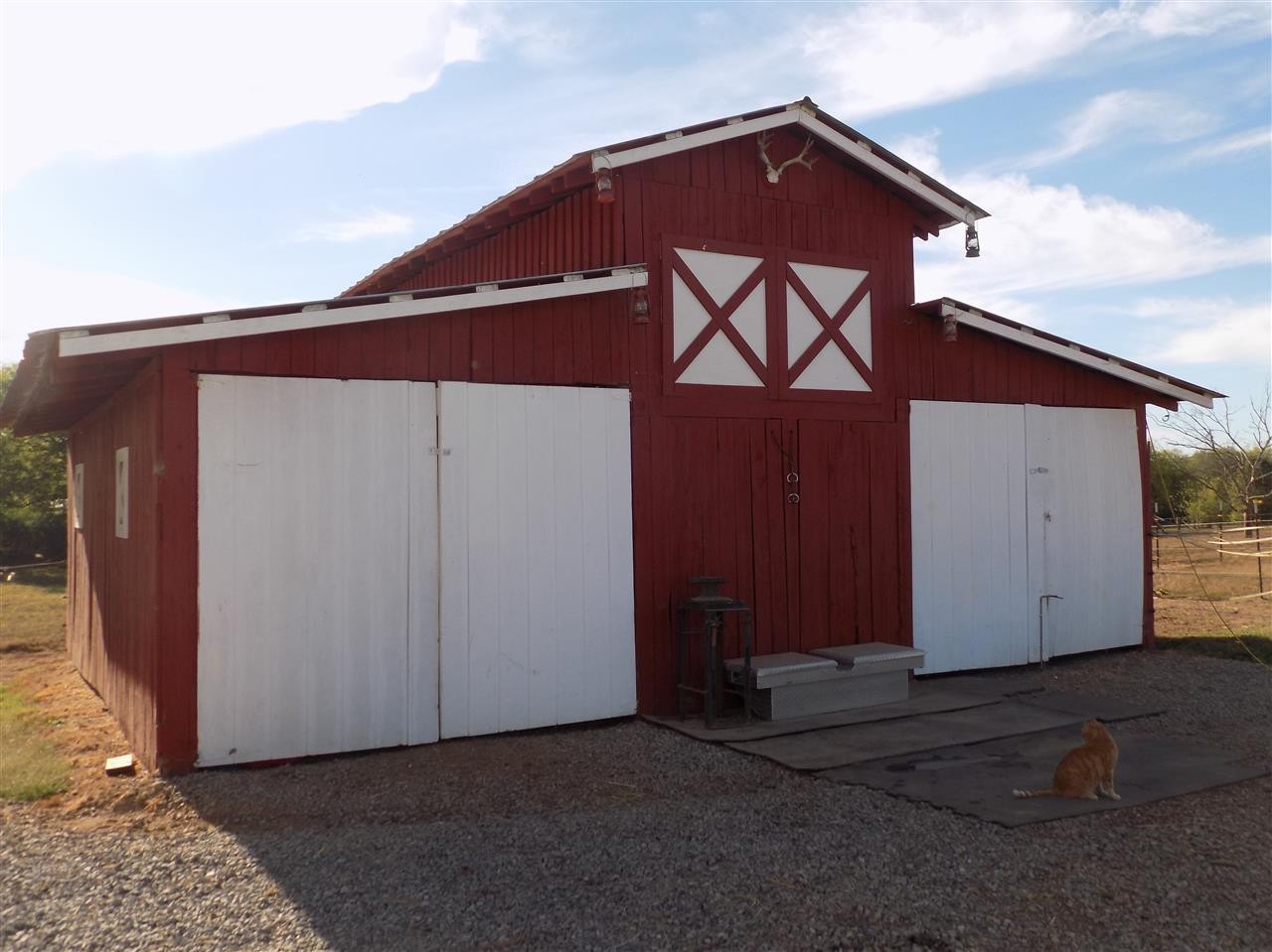 360 County Farm Road Madisonville, TN 37354 - Photo 2 of 32 a front view of house