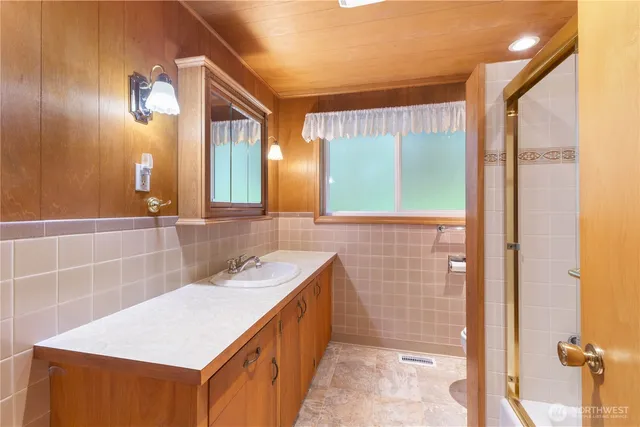 $724,950 | 34412 Mountain Highway East, Eatonville, WA 98328