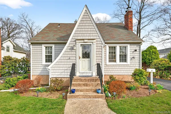 $649,800 | 8 West Palisades Avenue, Nanuet, NY 10954