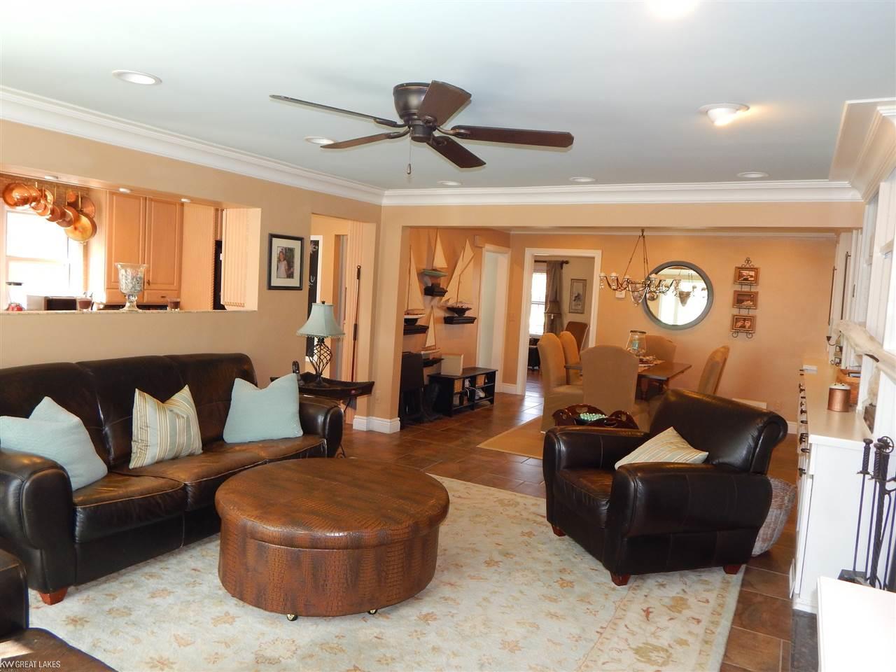 1505 Hampton Road Grosse Pointe Woods, MI 48236 - Photo 8 of 35