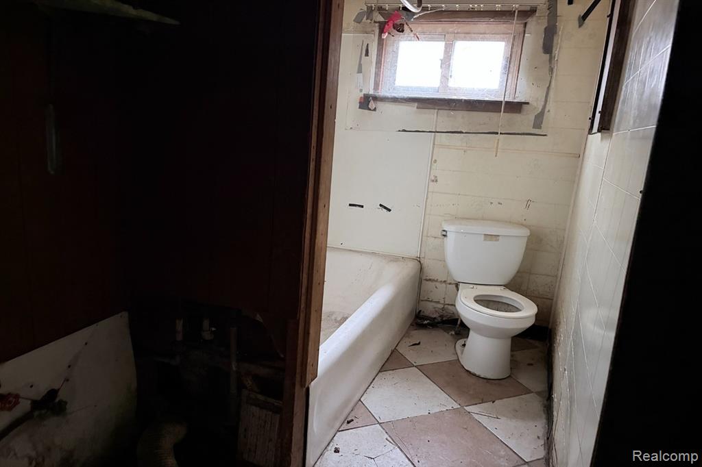 8222 Decatur Street Detroit, MI 48228 - Photo 6 of 10 Gallery Image 6