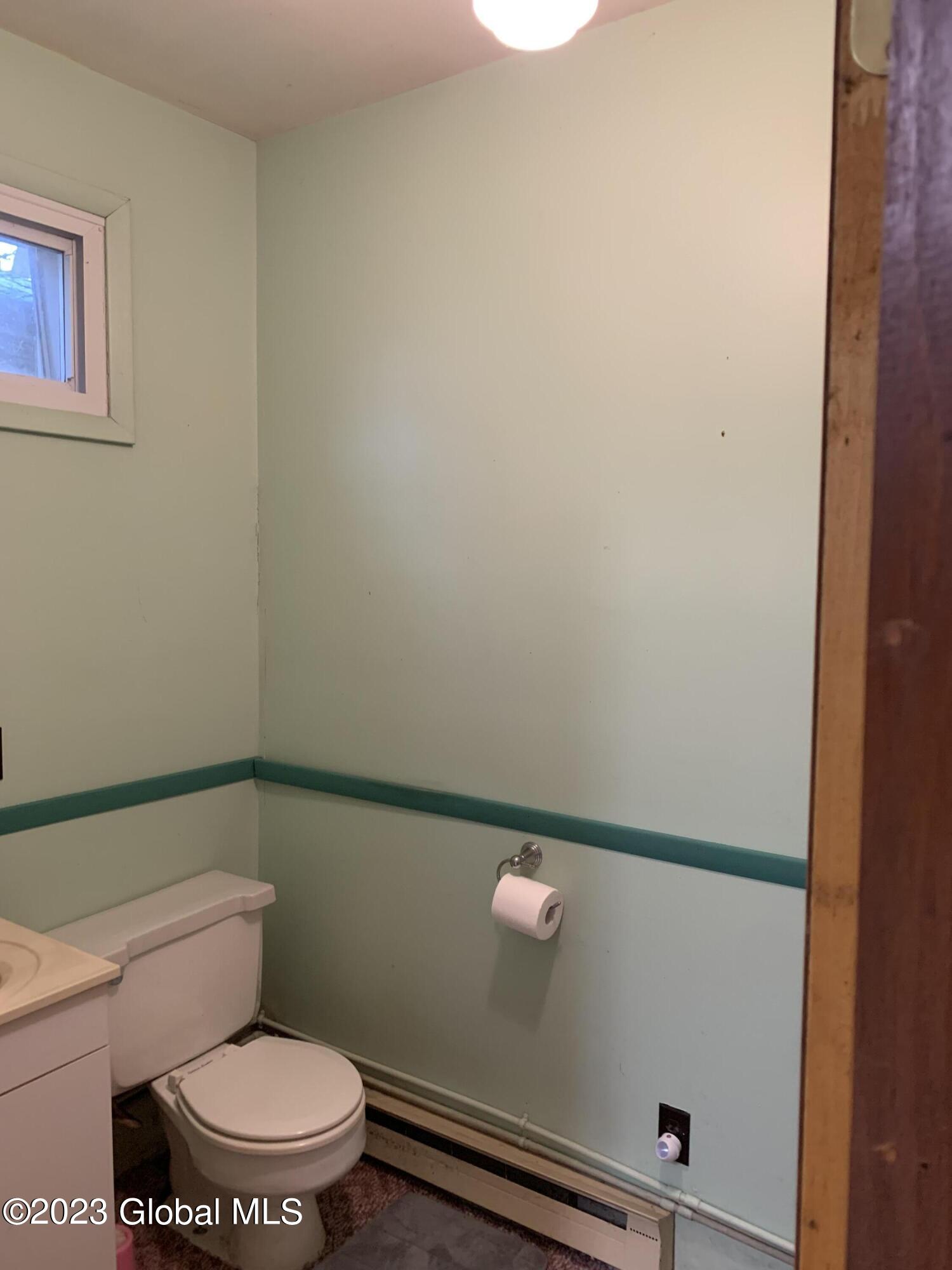 36 Tayer Road East Nassau, NY 12062 - Photo 28 of 34 Joan bath