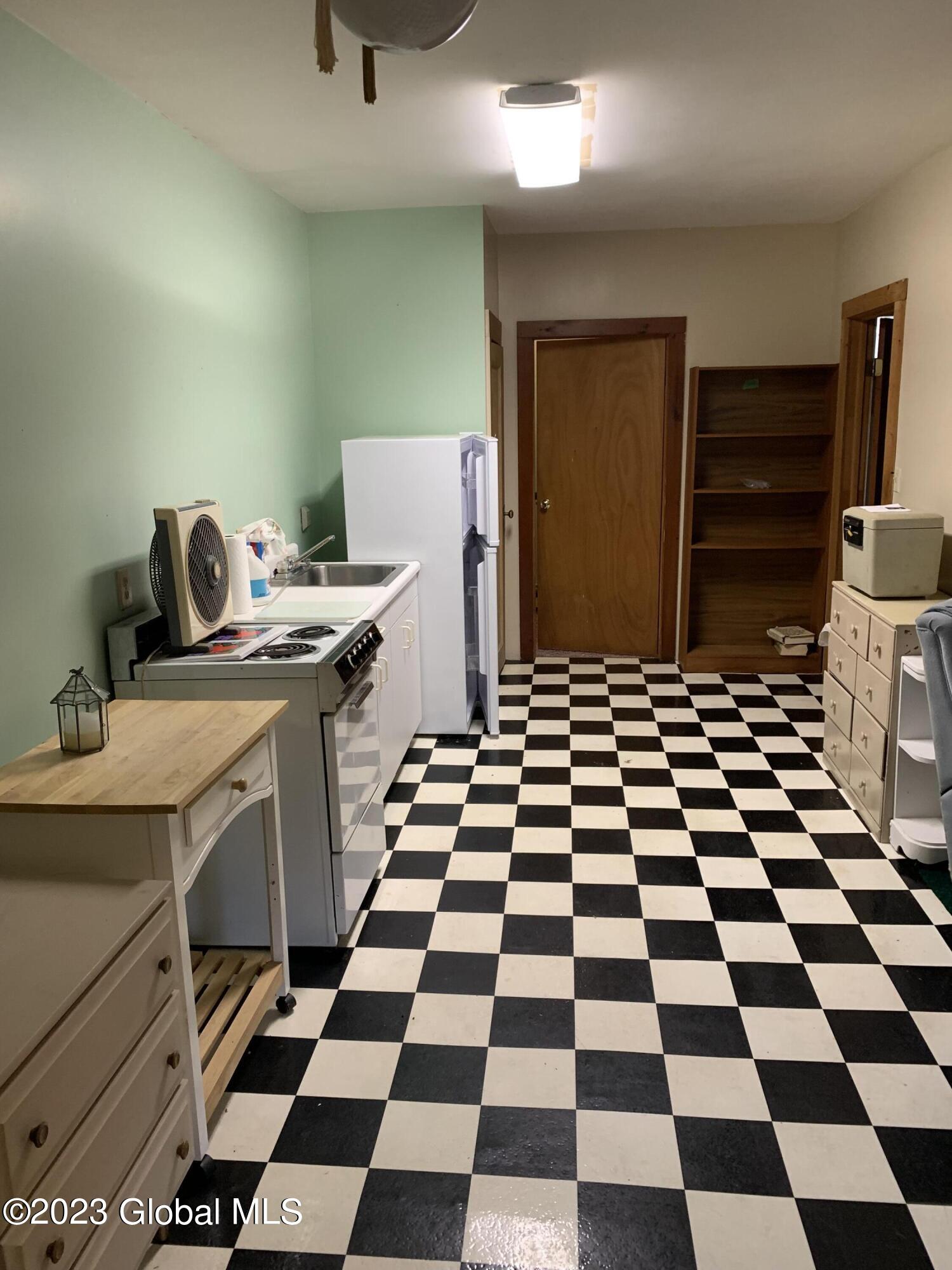 36 Tayer Road East Nassau, NY 12062 - Photo 31 of 34 Joan kitchen