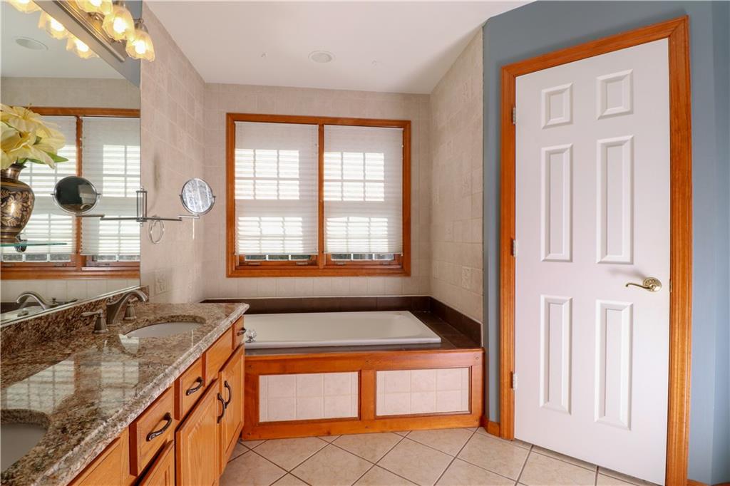 9040 Highland Road Pittsburgh, PA 15237 - Photo 11 of 25 Gallery Image 11