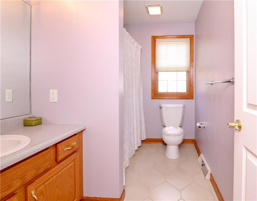 9040 Highland Road Pittsburgh, PA 15237 - Photo 16 of 25 Gallery Image 16