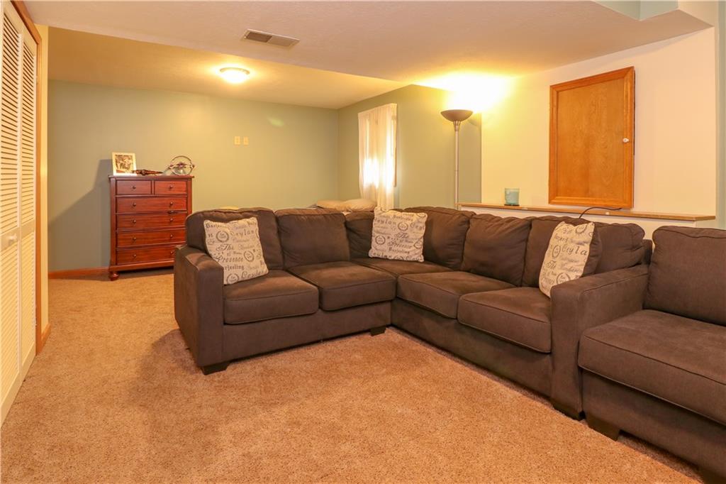 9040 Highland Road Pittsburgh, PA 15237 - Photo 18 of 25 Gallery Image 18