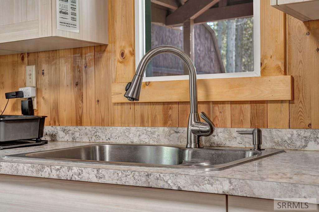 4018 Rancho McCrea Road Island Park, ID 83429 - Photo 7 of 28
