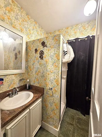 $109,900 | 115 East Court Street, Cambridge, IL 61238