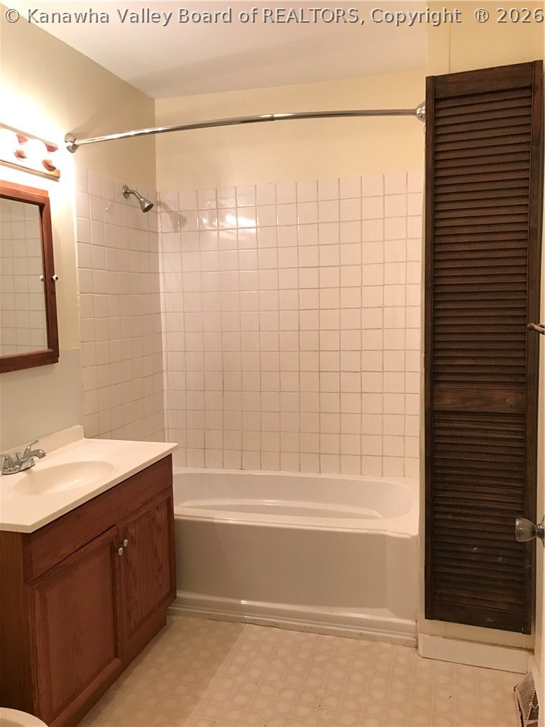 2048 Hunter Road Charleston, WV 25311 - Photo 5 of 10 Gallery Image 5