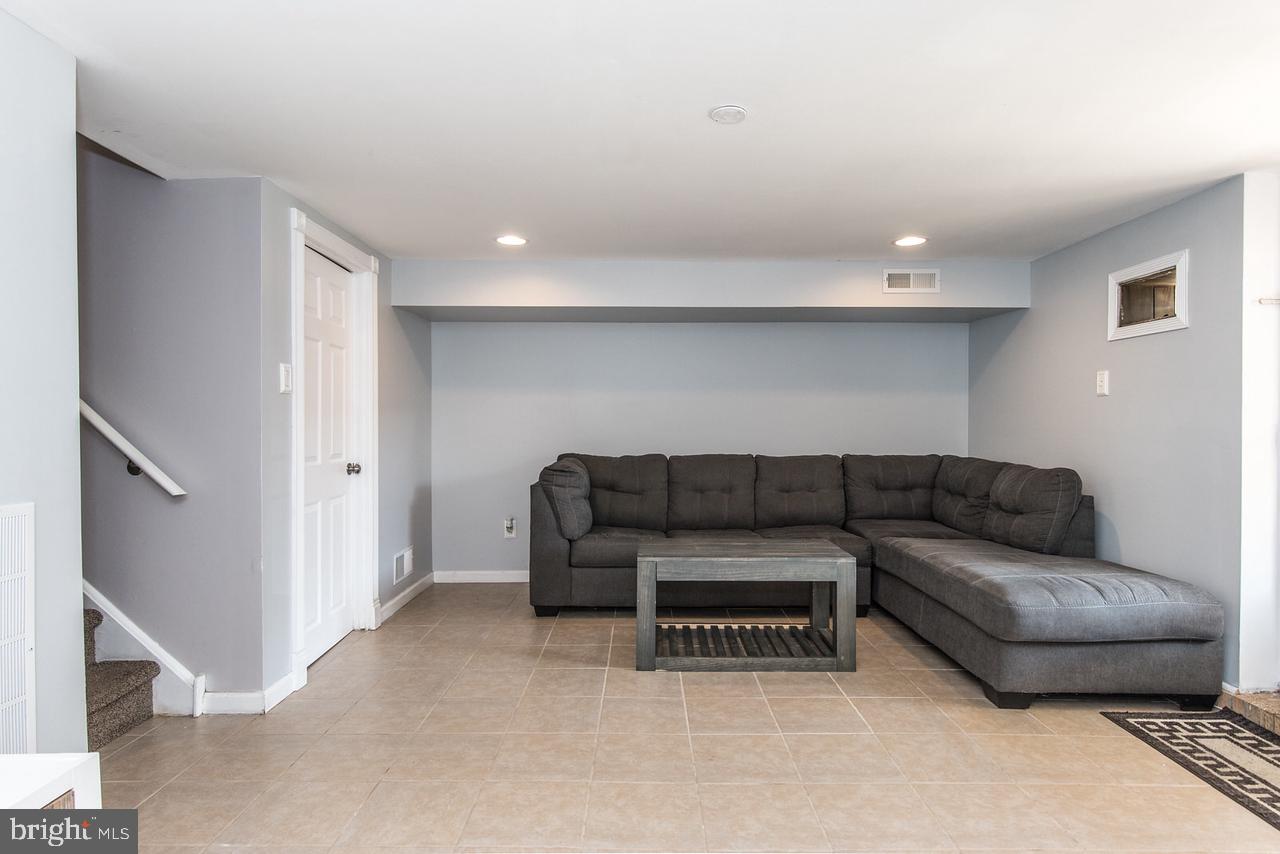 10648 Halstead Street Philadelphia, PA 19116 - Photo 24 of 36