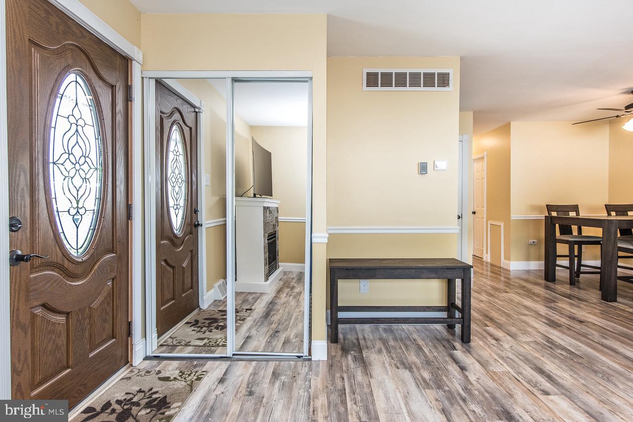 10648 Halstead Street Philadelphia, PA 19116 - Photo 6 of 36