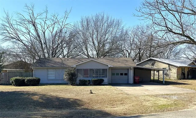 $115,000 | 645 North Center Street, Blossom, TX 75416