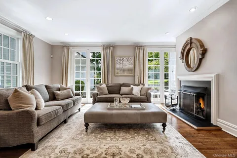 $3,389,000 | 40 Algonquin Drive, Chappaqua, NY 10514