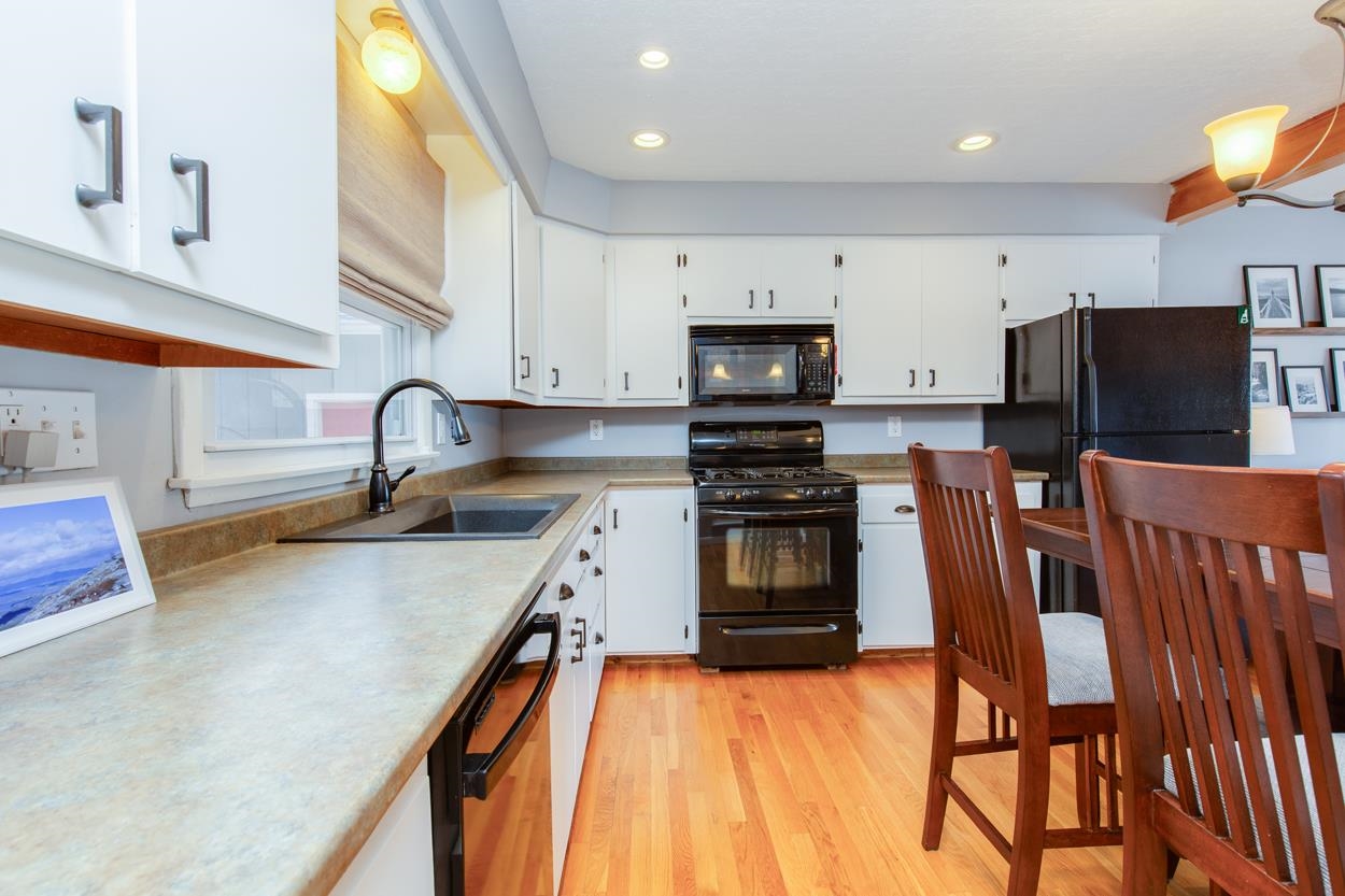 25 Meade Street Nashua, NH 03064 - Photo 10 of 49
