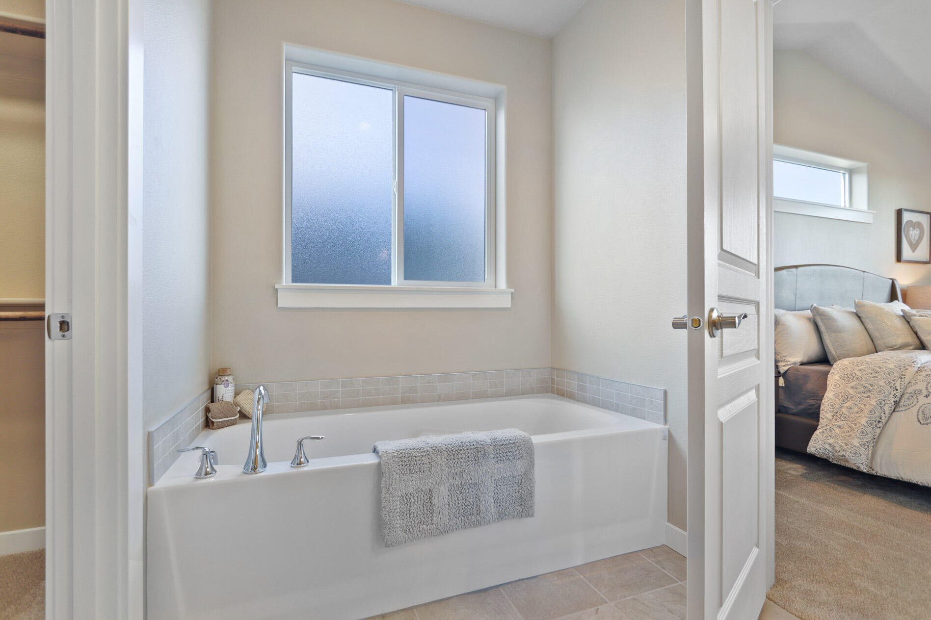 56223 Marsh Hawk Road Bend, OR 97707 - Photo 10 of 18 Snowbrush - Master Bathroom 4