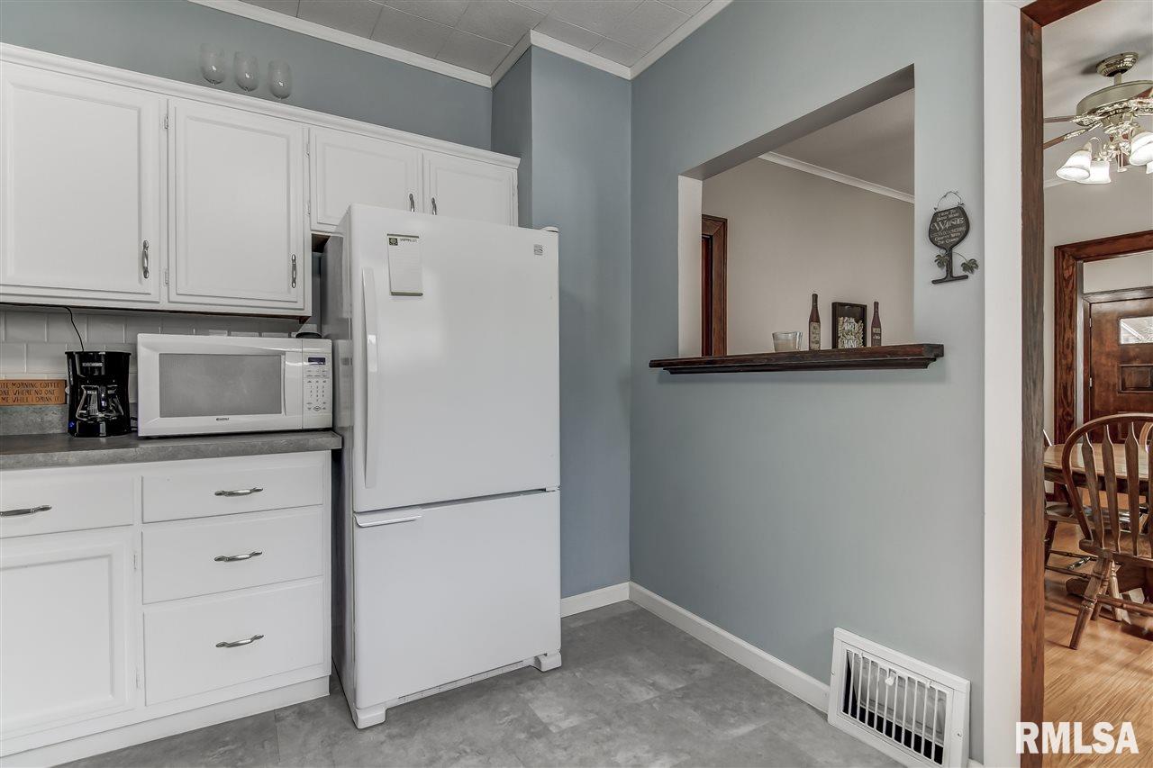 2248 South 10th Street Springfield, IL 62703 - Photo 6 of 36