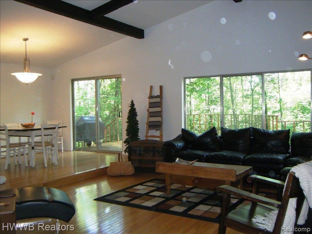 4430 Patrick Road West Bloomfield, MI 48322 - Photo 5 of 14 pics 004
