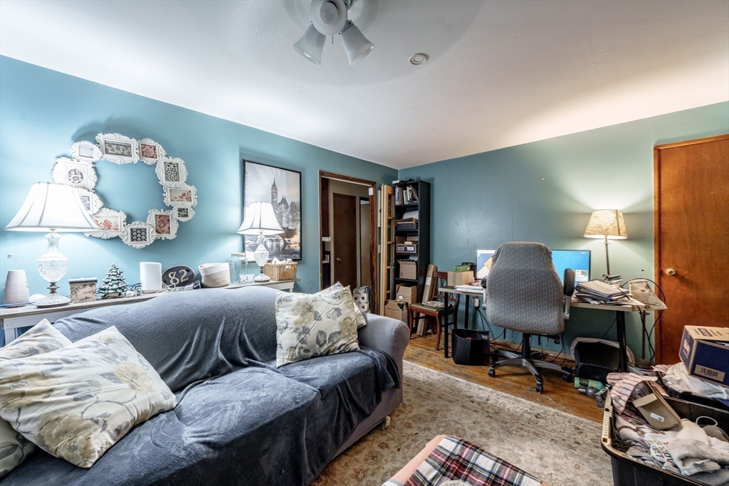 82 Redfern Drive Springfield, MA 01109 - Photo 9 of 15