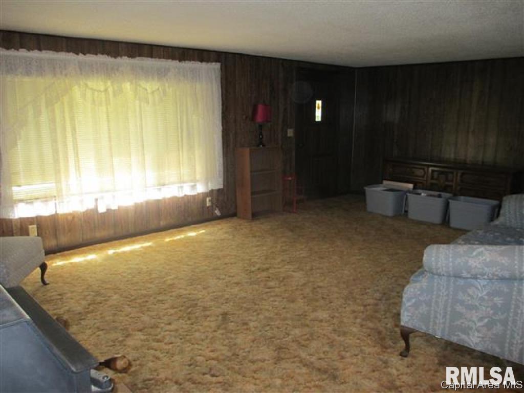 1711 Mt Zion Road Jacksonville, IL 62650 - Photo 8 of 15