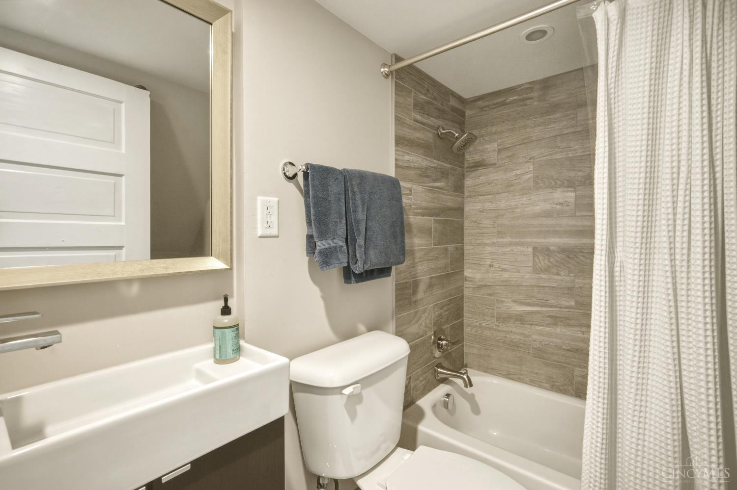 2000 Breen Street Cincinnati, OH 45208 - Photo 25 of 38 Gallery Image 25