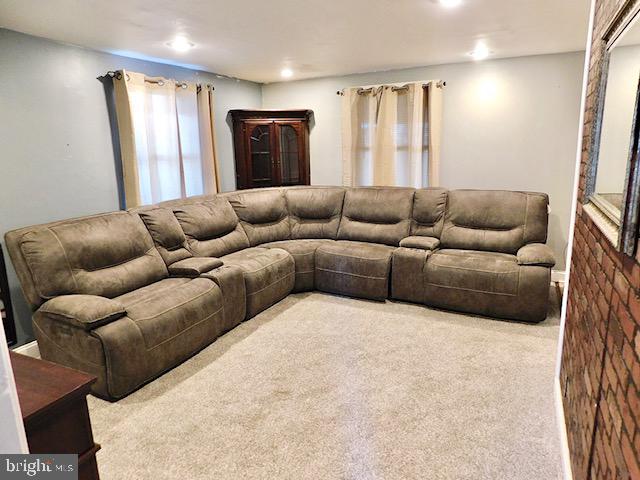 8215 Longpoint Road Dundalk, MD 21222 - Photo 5 of 22