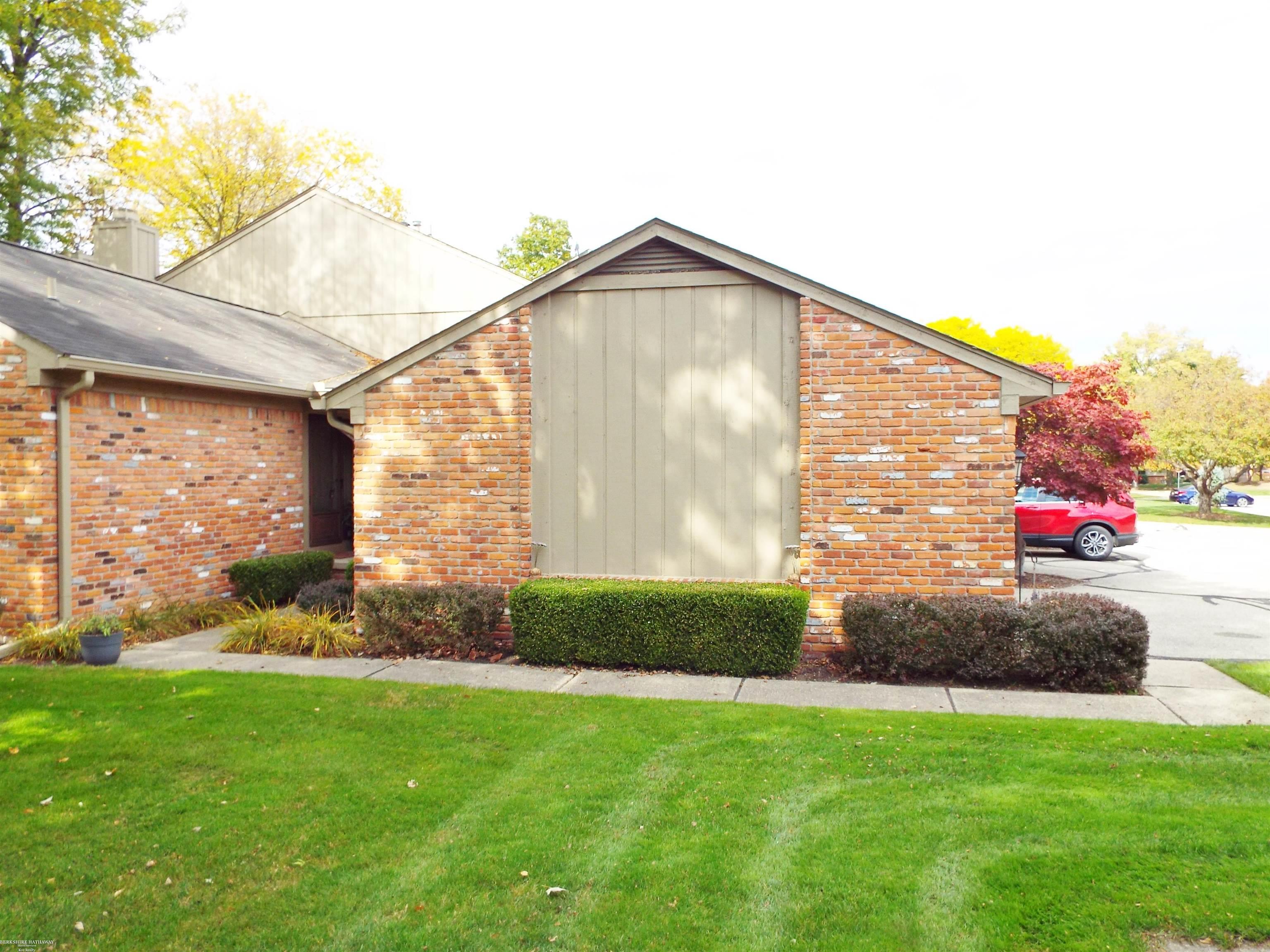 1882 Jenny Lane Rochester Hills, MI 48309 - Photo 1 of 42