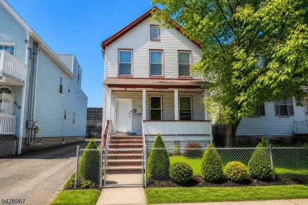 $2,100 | 612 South Park Street, Unit 1, Elizabeth Port, NJ 07206