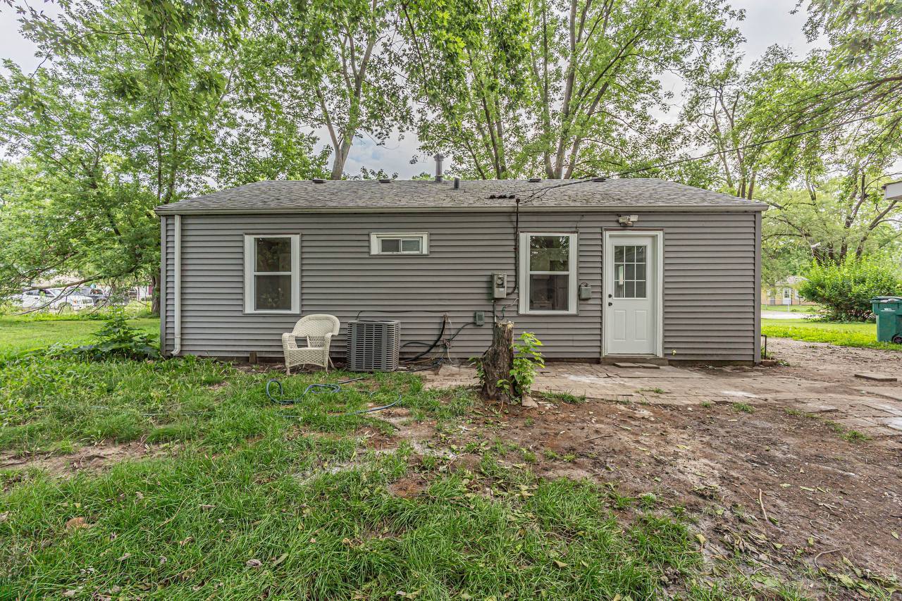 307 Louis Road Joliet, IL 60433 - Photo 16 of 20